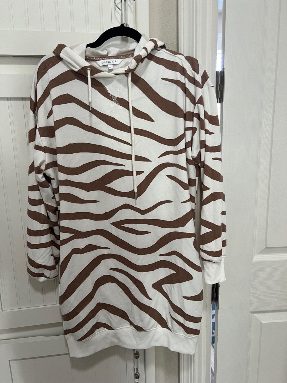 EMILY DANIELS Striped Hooded Sweatshirt - Cream & Brown